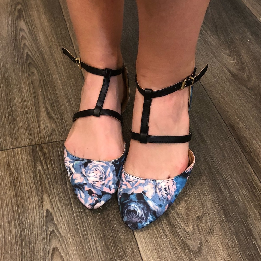 ModCloth Flats - Picture 3 of 5